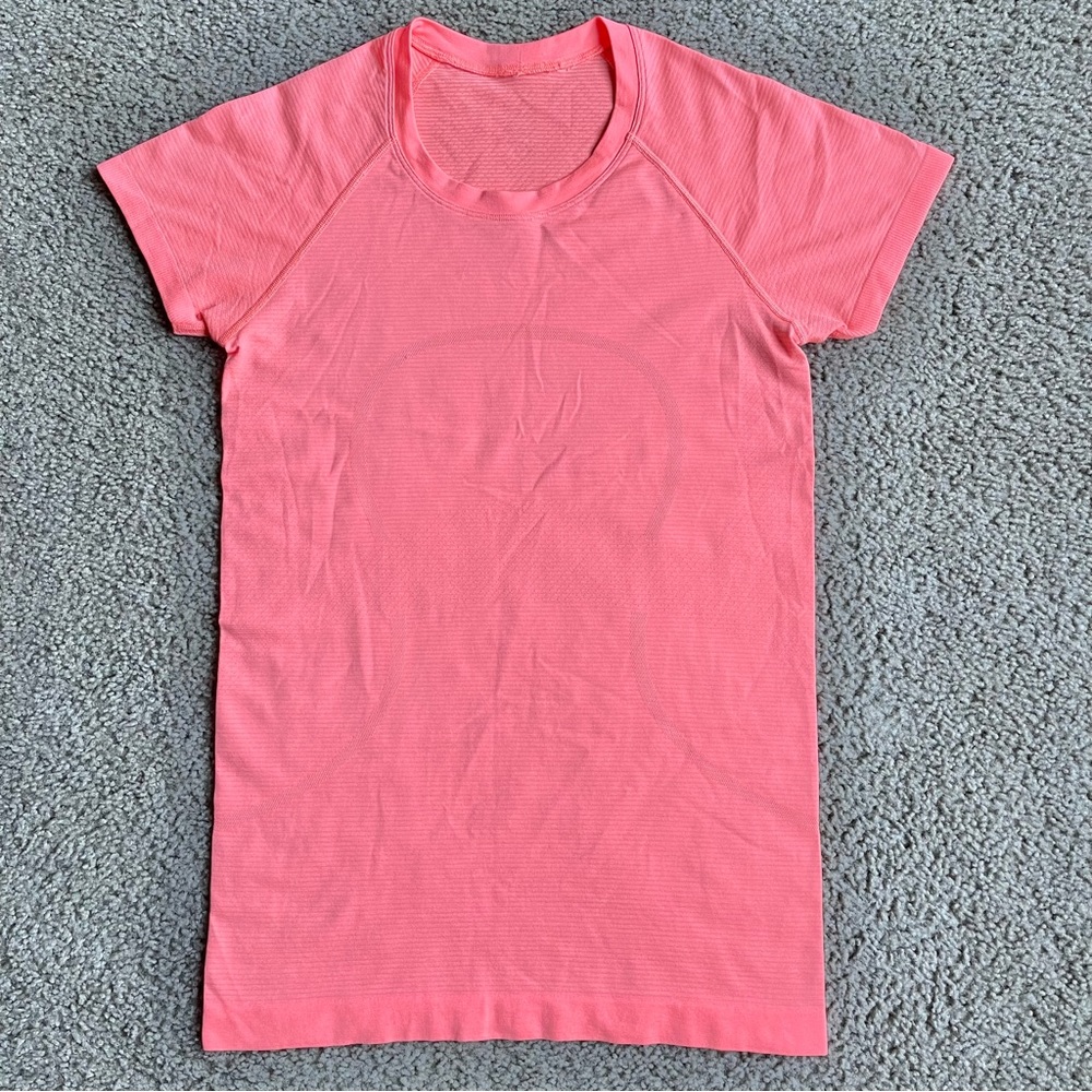 Rare Lululemon Run: Swiftly Tech Short Sleeve Sz … - image 3